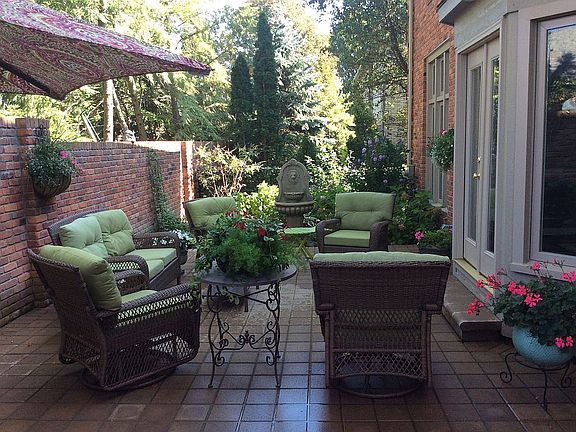 Very Private Back Patio