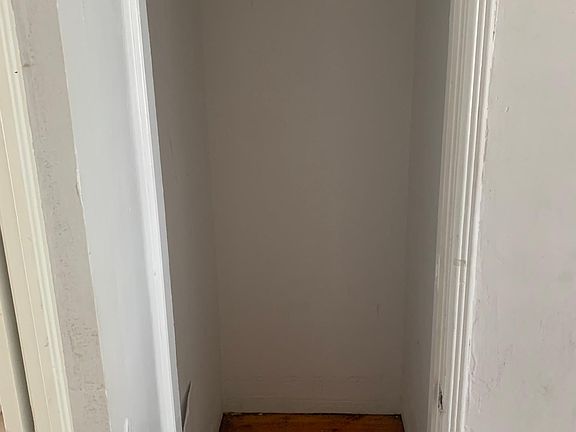 5th image of 632 10th St APT 8