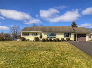 225 Lysander Dr, Rochester, NY 14623