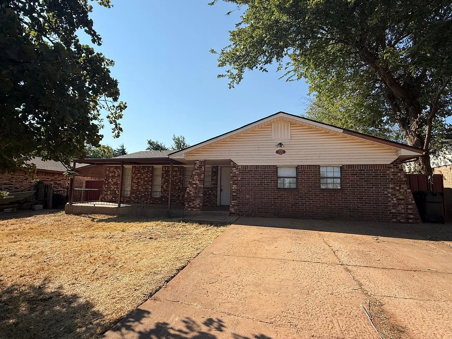 3 bed, 1382 sqft, $1,250 — Photo 1