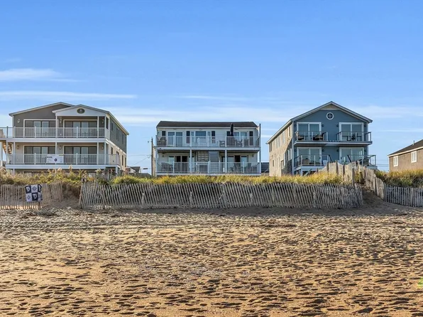 85 Atlantic Ave APT 3, Salisbury, MA 01952