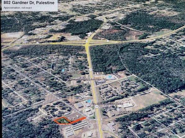802 Gardner Dr, Palestine, TX 75803