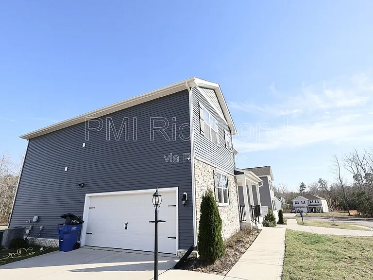 7001 Batten Ct — Photo 3