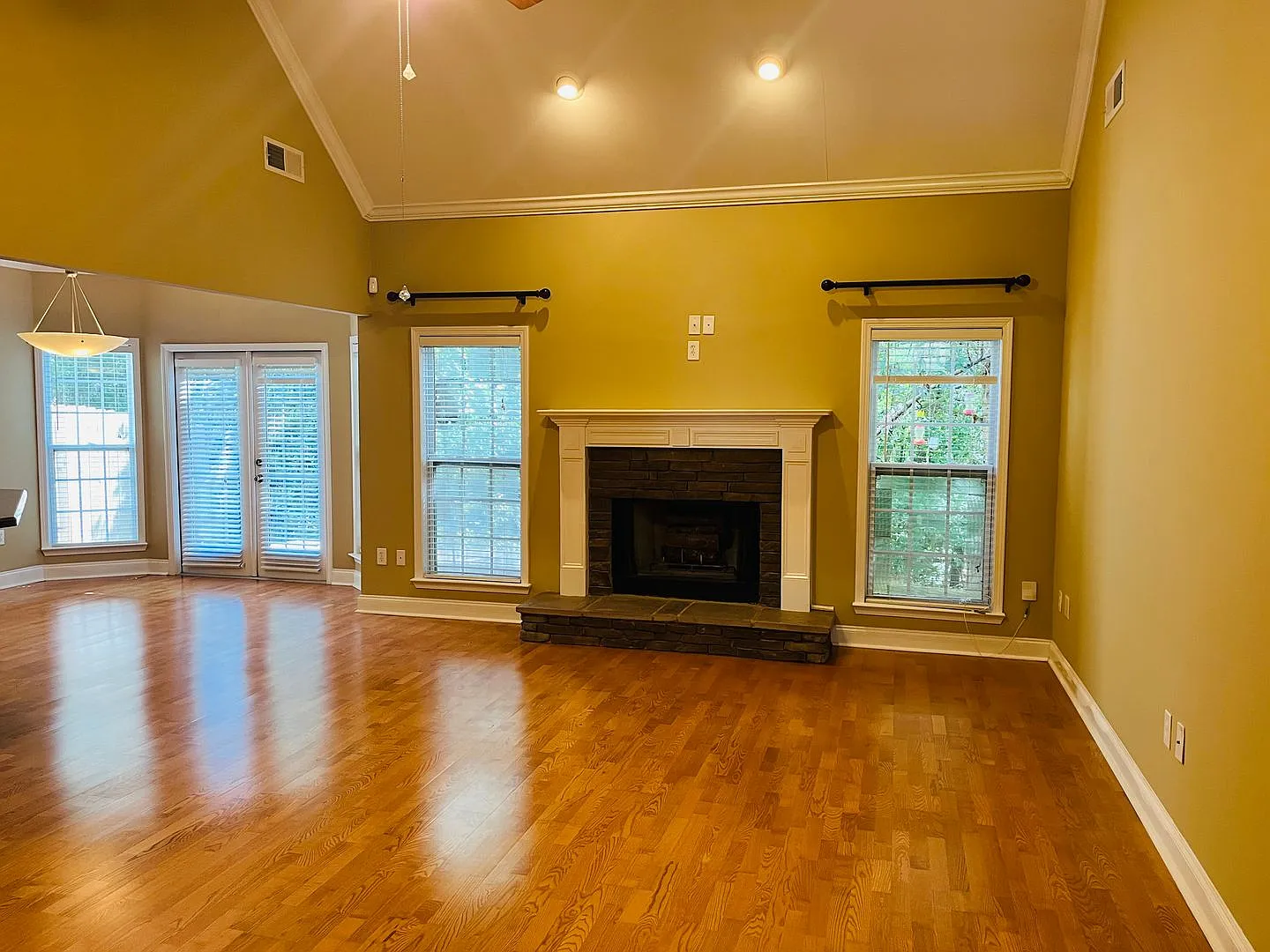 Wow! 3 bedroom 2 bathroom, home in Stillwood Farms! Must see! — Photo 3