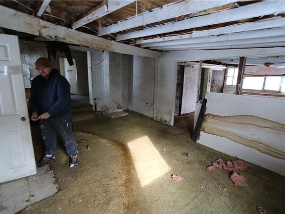 3rd image of 3427 S Chase St