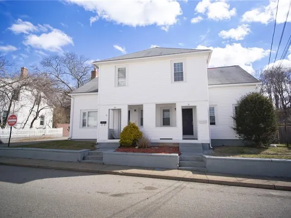 31 Douglas St, West Warwick, RI 02893