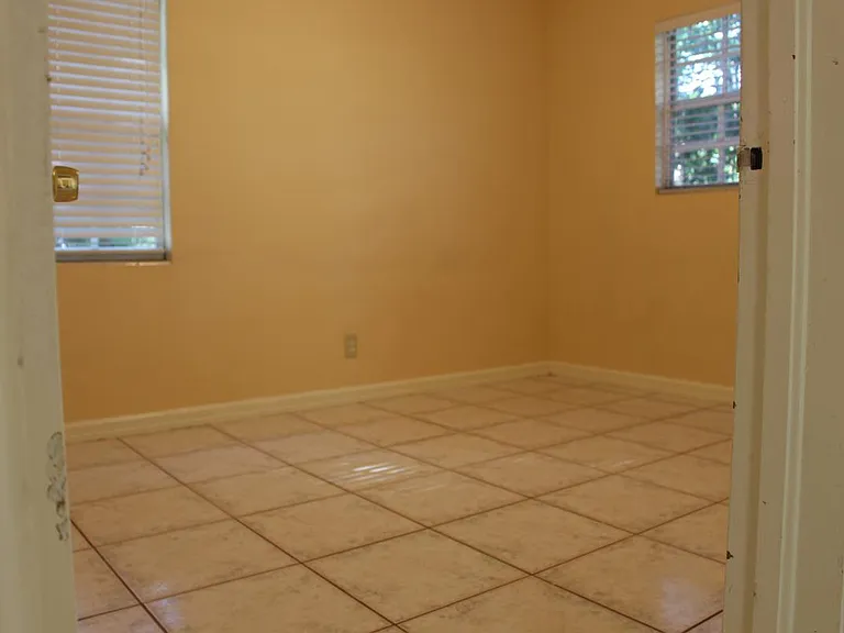 1103 N Bracewell Dr — Photo 14
