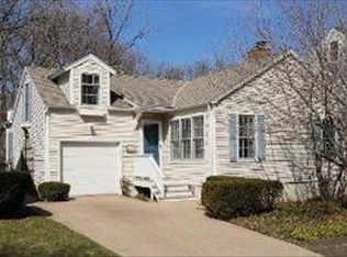 522 S Summit St, Barrington, IL 60010