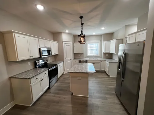 1750 Chief Okemos Cir, Okemos, MI 48864