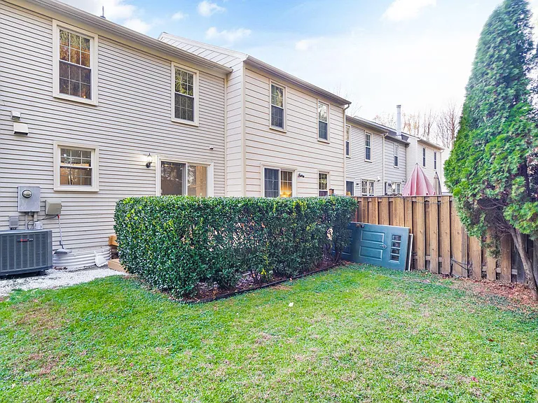 4453 Holly Ave — Photo 47