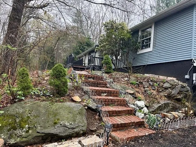 162 Seymour Rd — Photo 20