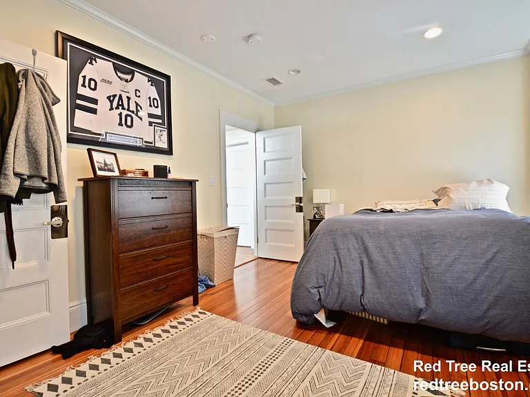 1616 Beacon St #5 — Photo 8