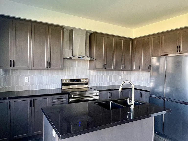 156 Union Blvd — Photo 8