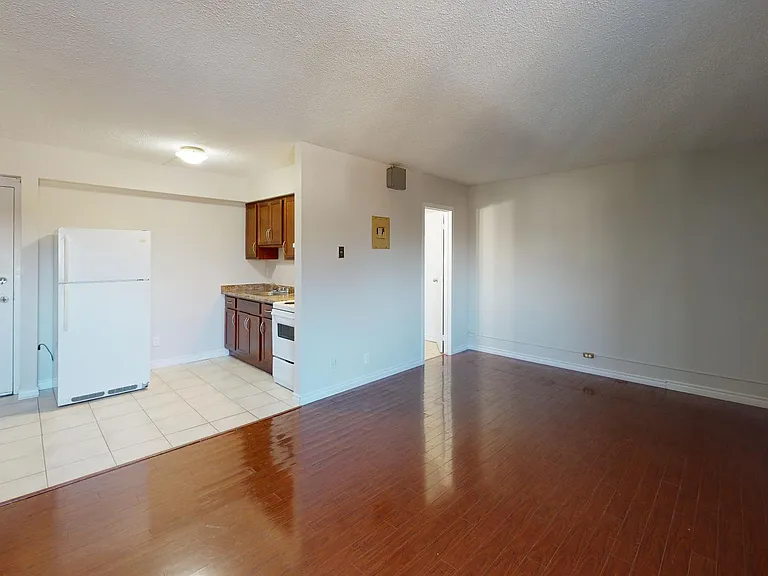 1491 Pillette Rd — Photo 16