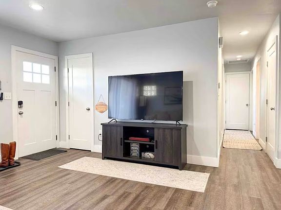 5th image of 9608 W 56th Pl