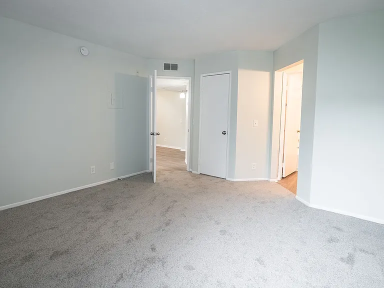 6310 Sylmar Ave — Photo 15