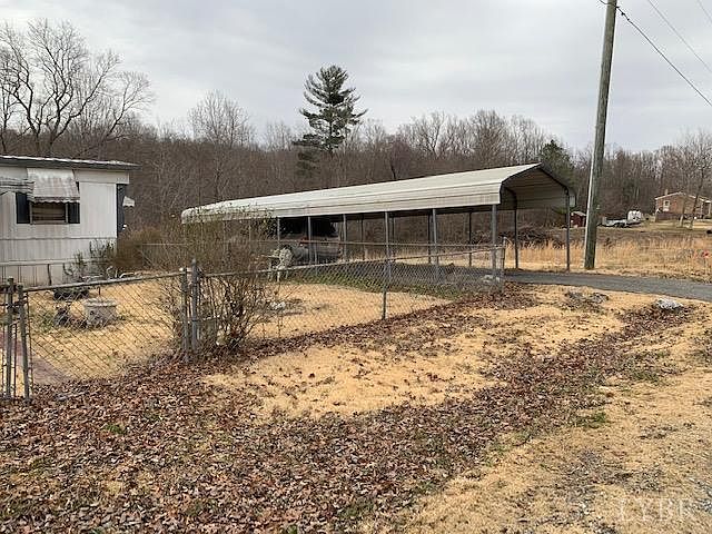 2nd image of 202 Cabell Ln
