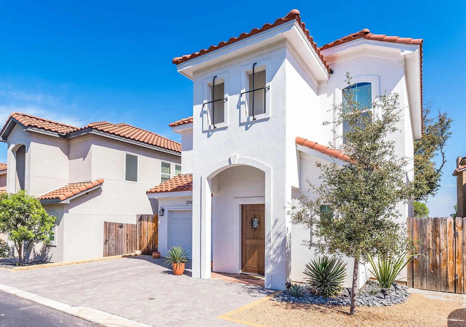 Beautiful Pallatium Villas 2-Bedroom — Photo 3