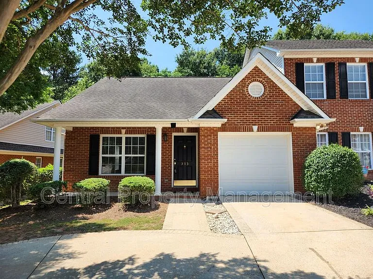 303 Rexford Dr — Photo 1