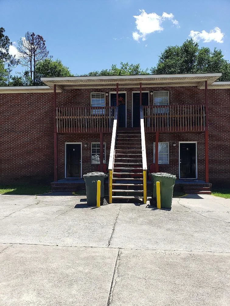 2 bed, 875 sqft, $925 — Photo 1