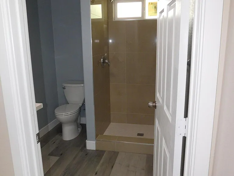 Large Bathroom !