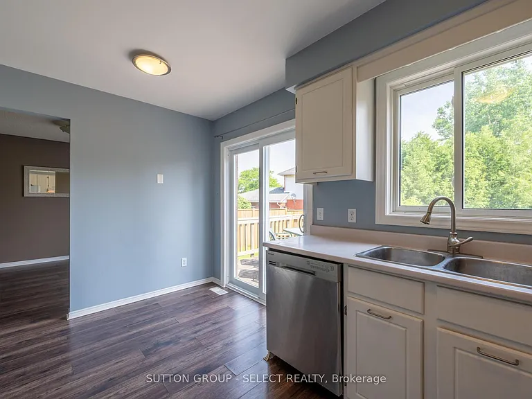 1144 Aldersbrook Rd — Photo 13