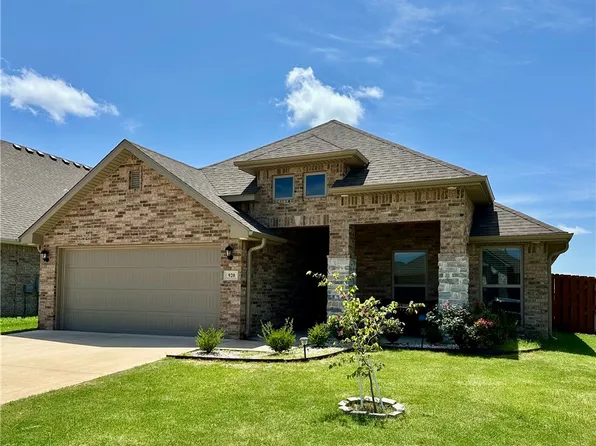 920 Sundance Ln, Bentonville, AR