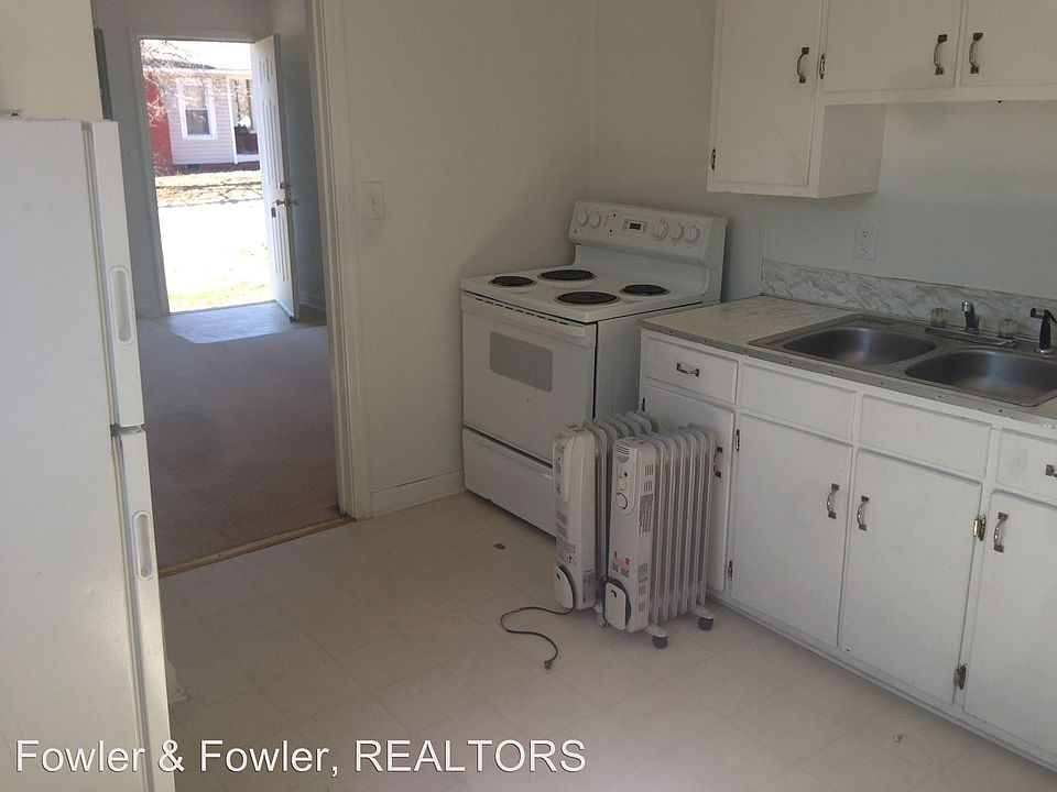 2nd image of 1003 Asheboro St