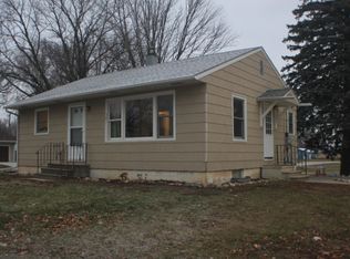 301 SE Oak St, Brownsdale, MN 55918