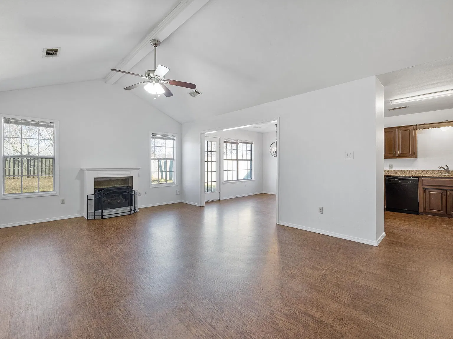 7916 S 24th St — Photo 3