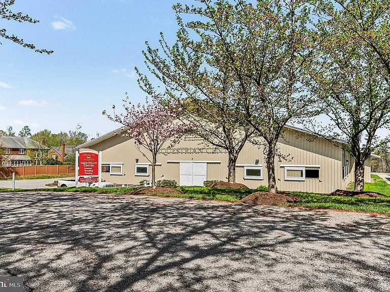10878 Foxtrot Cir — Photo 40