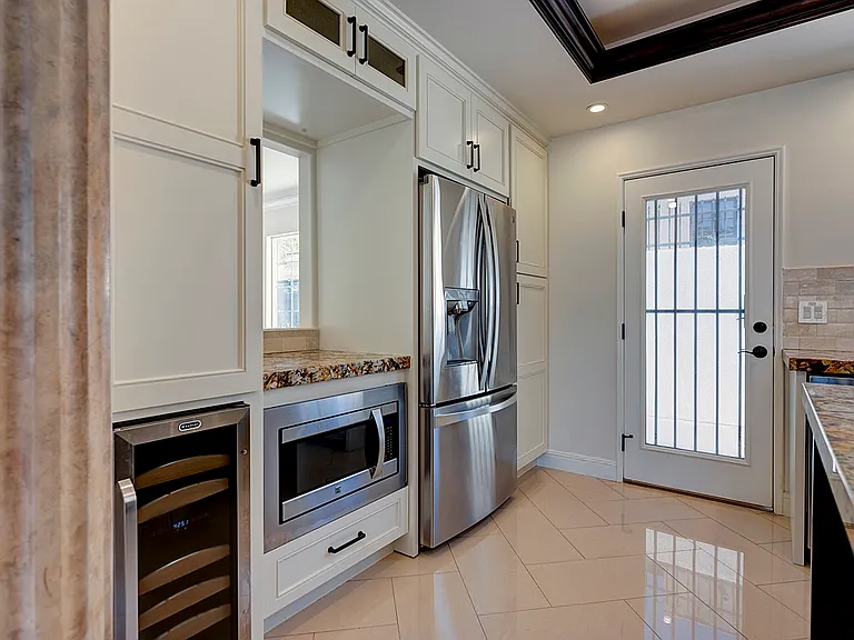 712 N Vista St — Photo 15