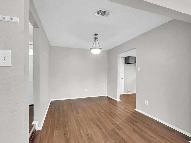 8406 Daycoach Ln — Photo 7