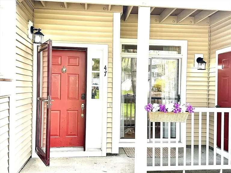 47 Bradford Commons Ln #47 — Photo 14