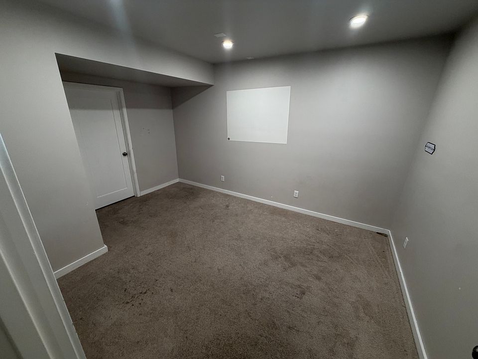 2nd image of 2417 Como Ave SE #7