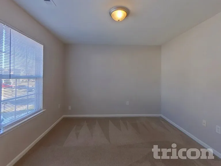 2216 Gooseberry Rd — Photo 17