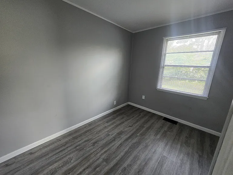 1737 E Bowman St — Photo 8