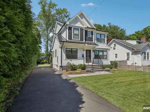 676 Ridgewood Ave, Oradell, NJ 07649