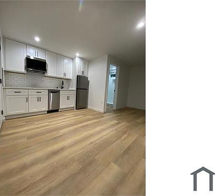 2nd image of 8302 Crenshaw Blvd