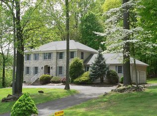 2 Krausche Dr, Warren, NJ 07059