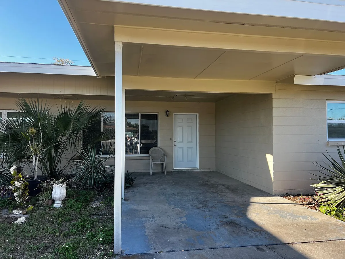 Building Photo - 556 Briarwood Rd