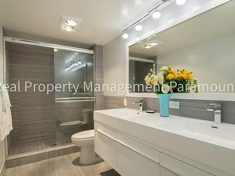2700 Cahuenga Blvd E #1306 — Photo 7