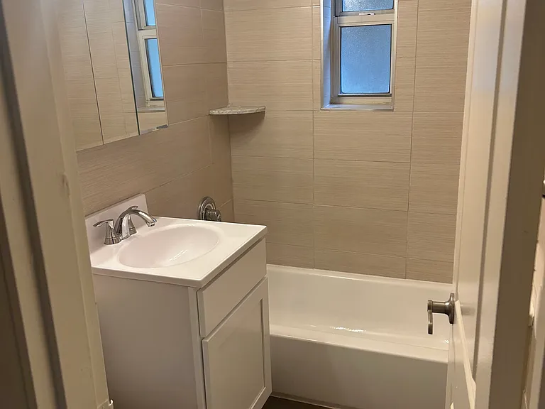93 Arlo Rd #1B — Photo 6