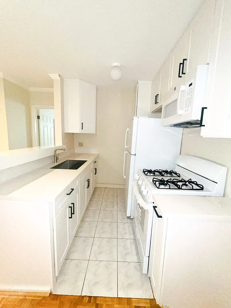 826 Harvard, LLC — Photo 1
