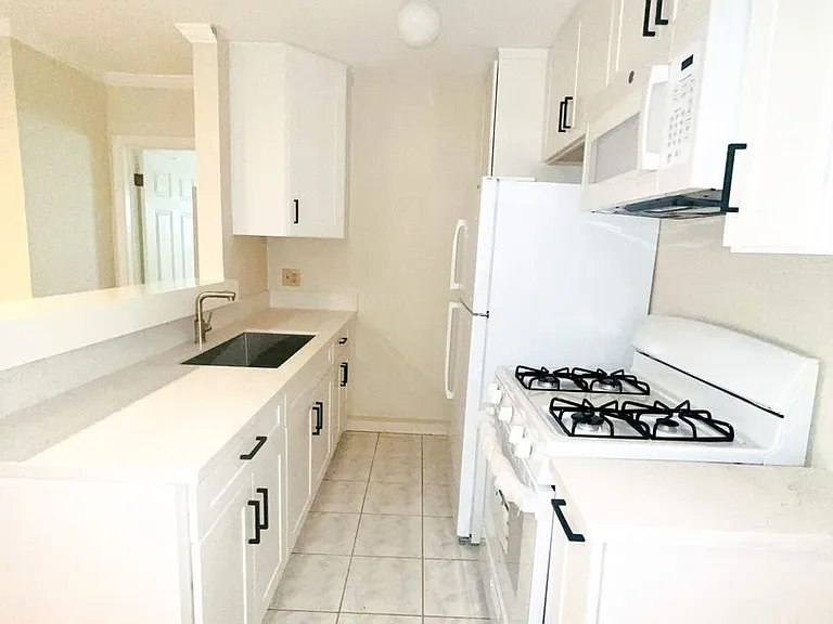 826 Harvard, LLC — Photo 1