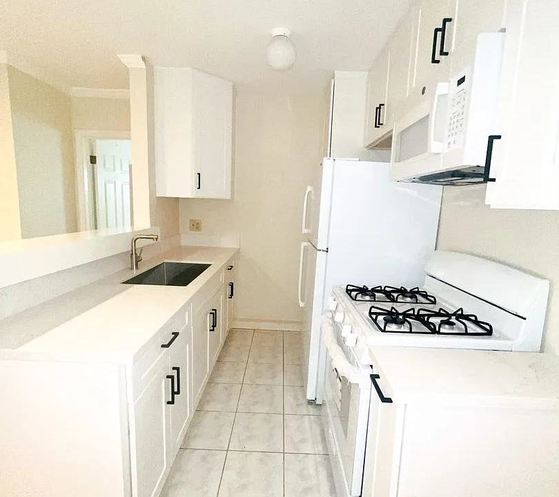 826 Harvard, LLC