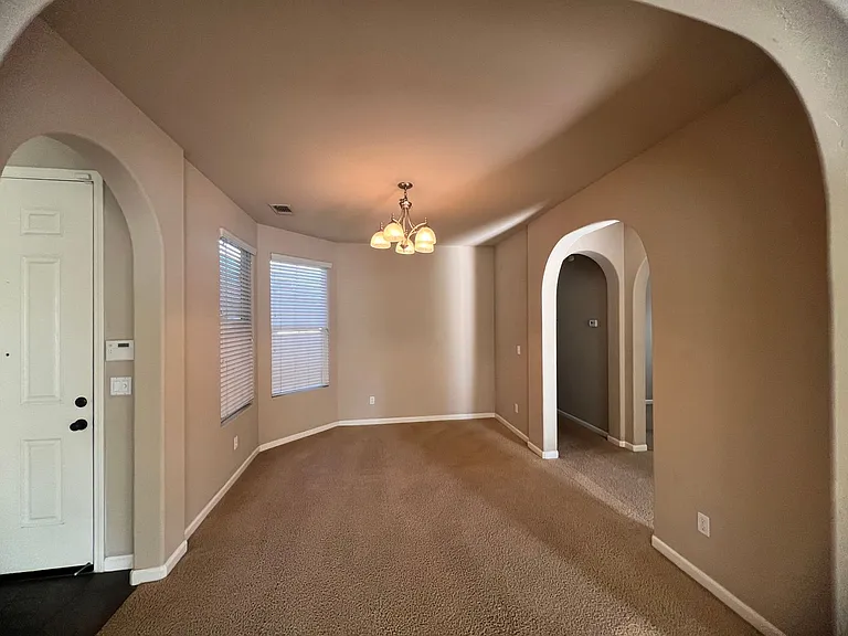 186 Montana De Oro St — Photo 11