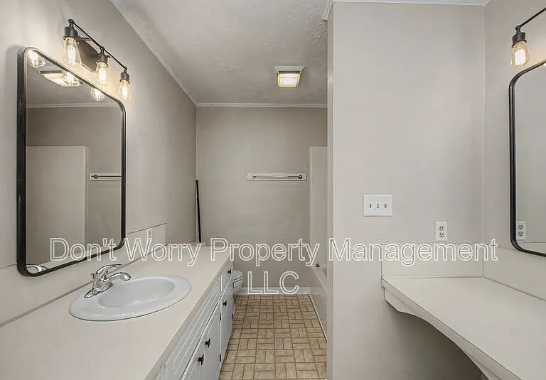 137 Crest Cir #B — Photo 8