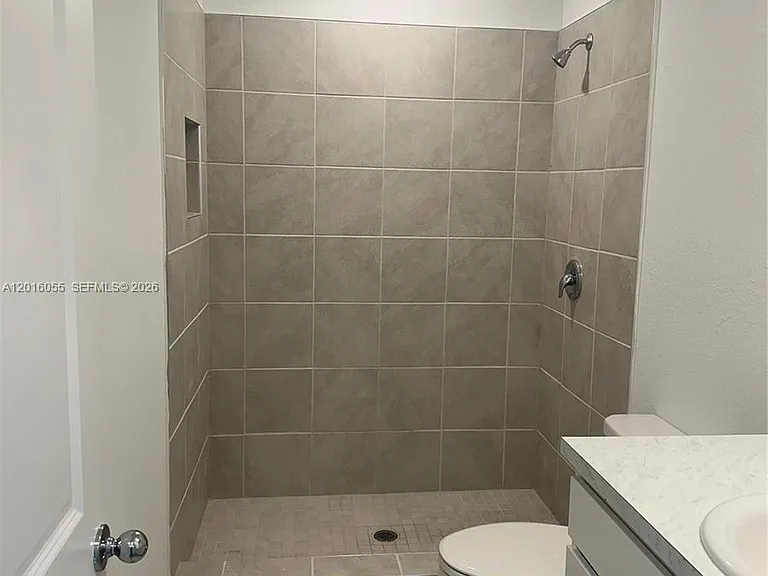 509 NE 1st Dr — Photo 11
