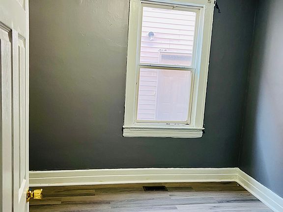 5th image of 2441 Holbrook St #1A